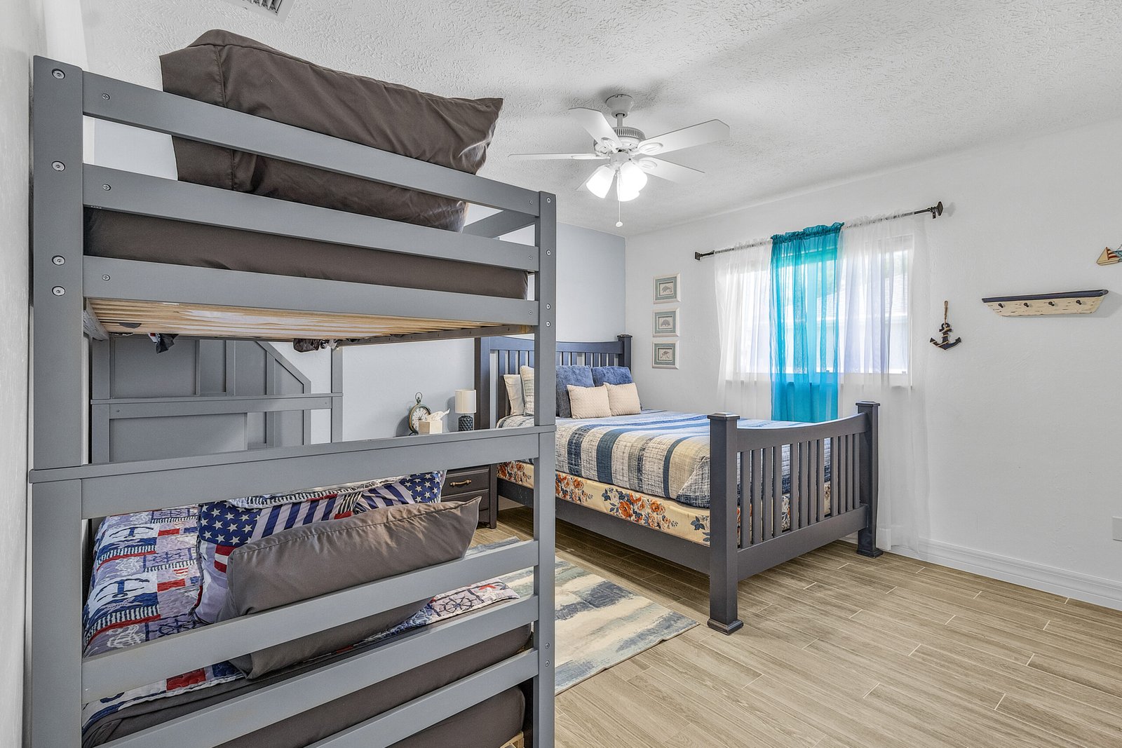 Pelican's Palace (12)