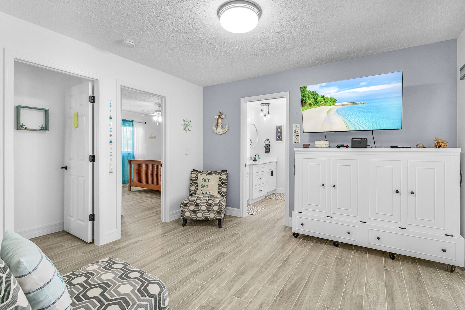 Pelican's Palace (15)