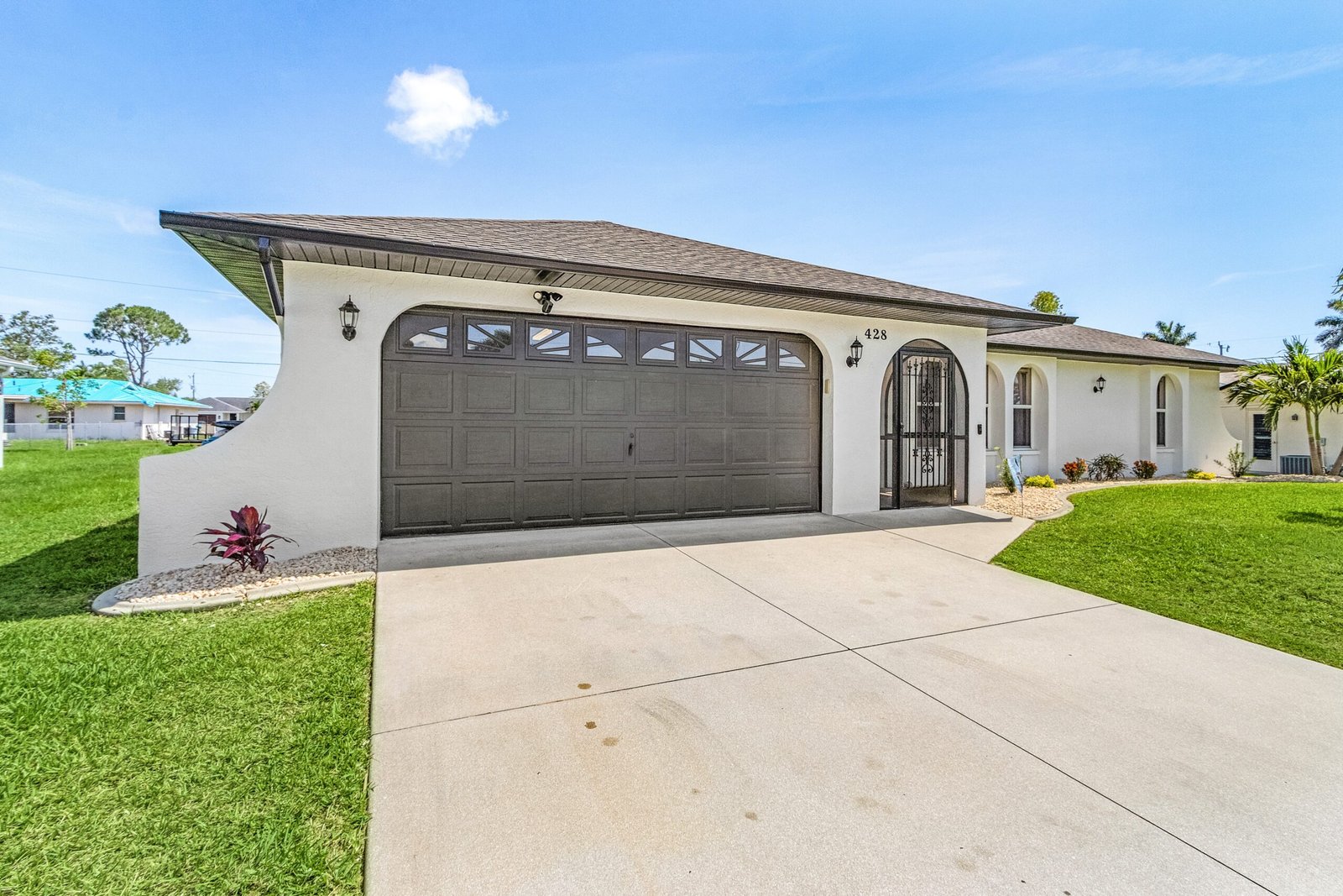 Pelican's Palace (2)