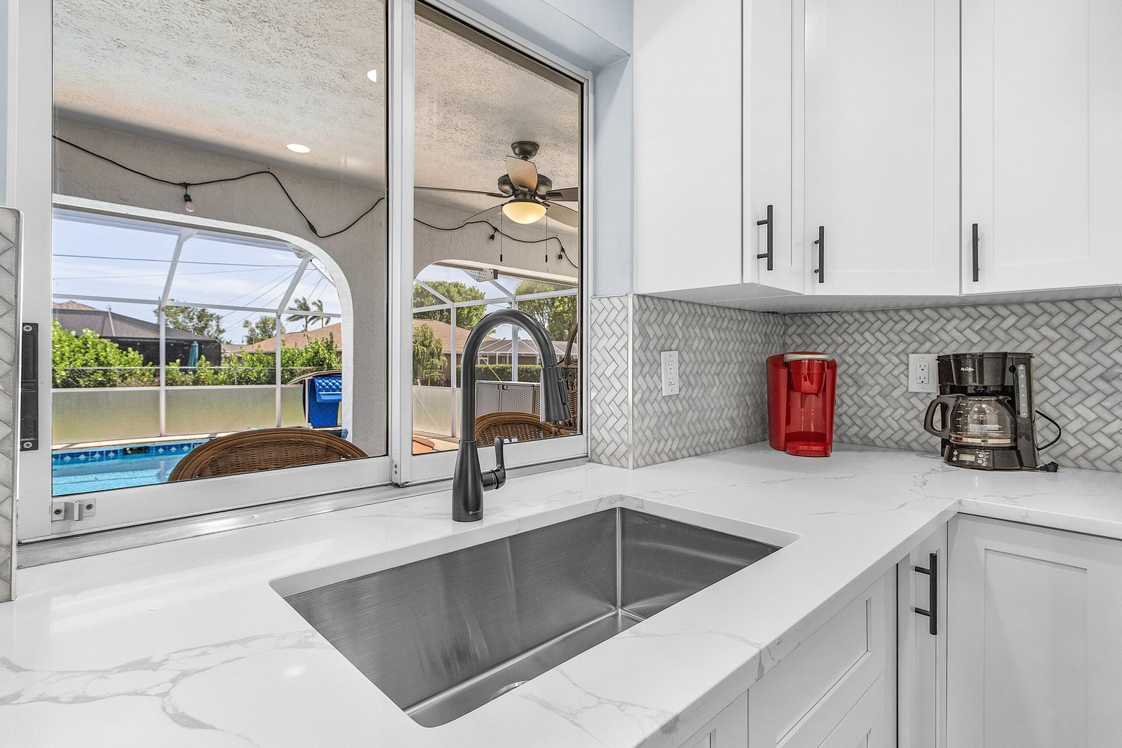 Pelican's Palace (8)