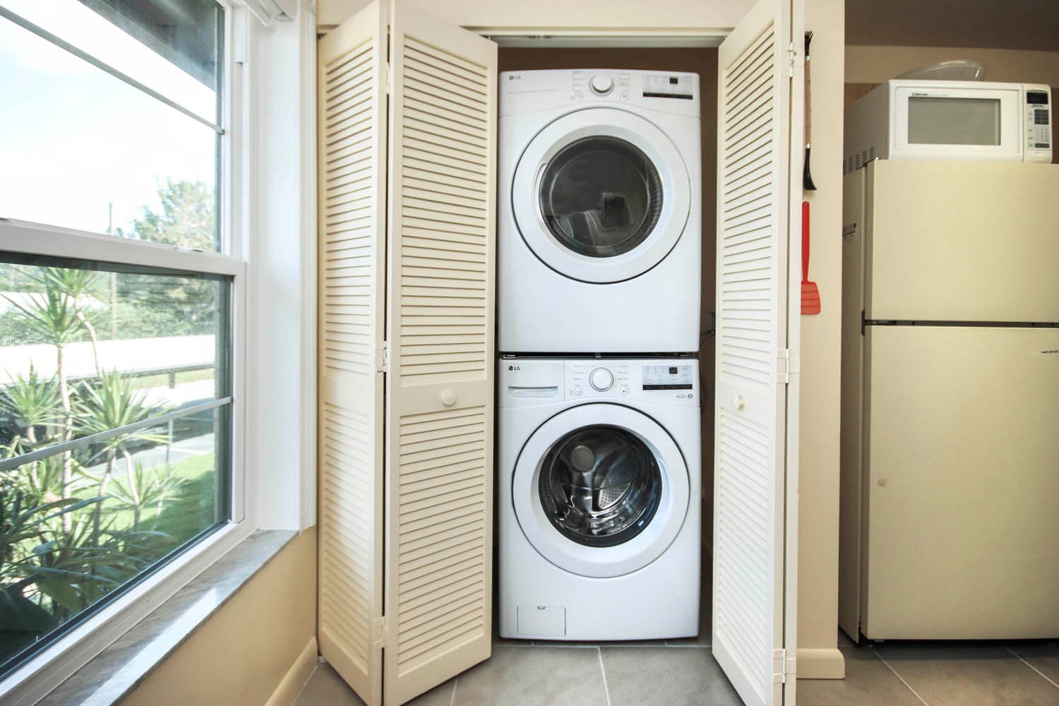 15456 AC Laundry