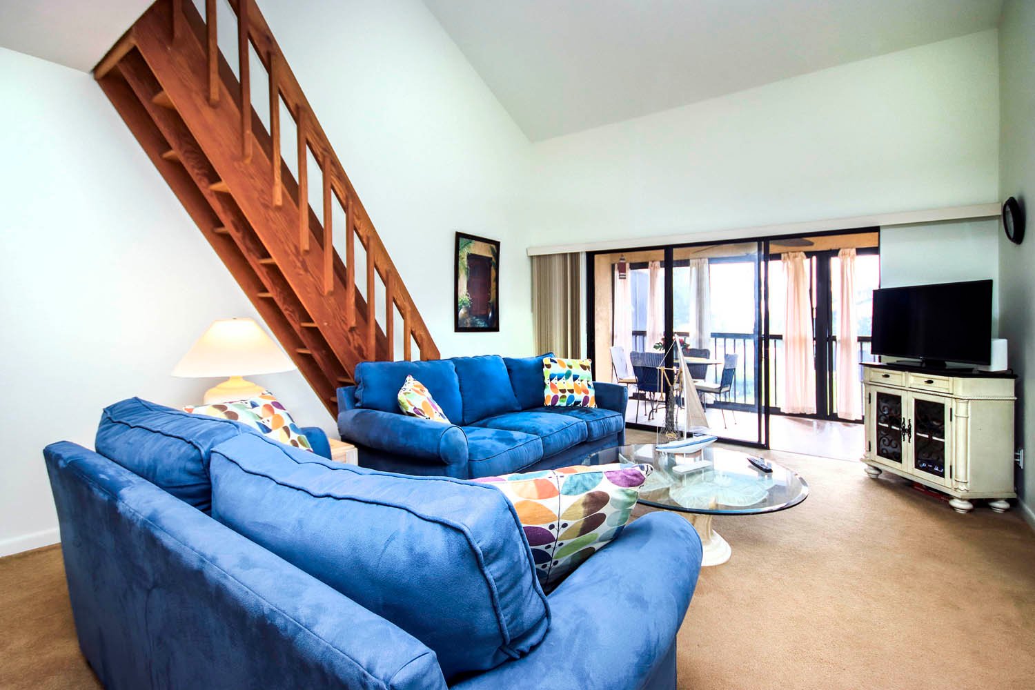 15456 AC Living Room a